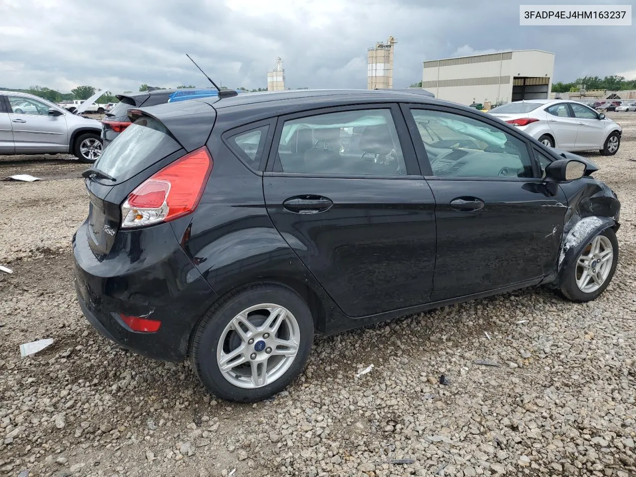 3FADP4EJ4HM163237 2017 Ford Fiesta Se