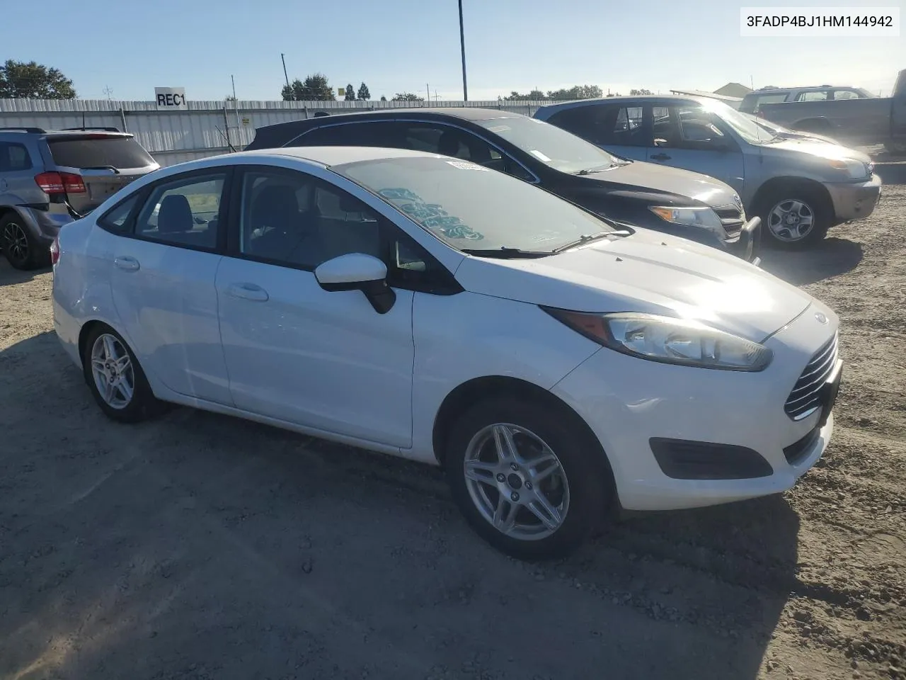 3FADP4BJ1HM144942 2017 Ford Fiesta Se