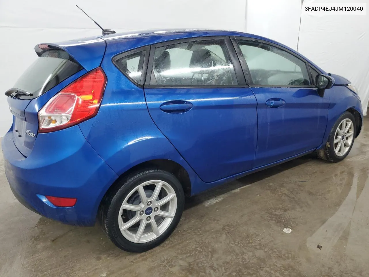 3FADP4EJ4JM120040 2018 Ford Fiesta Se