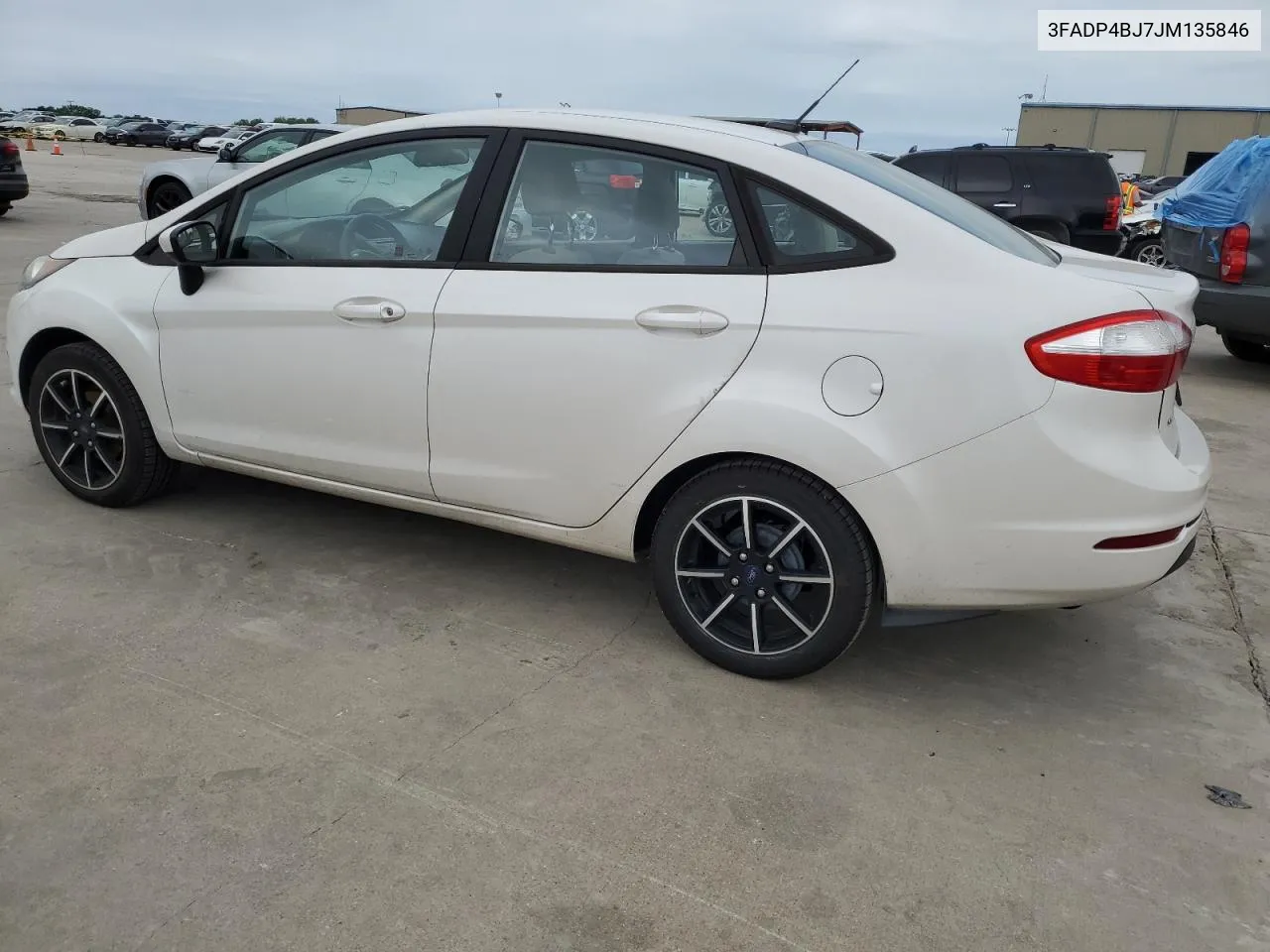 3FADP4BJ7JM135846 2018 Ford Fiesta Se