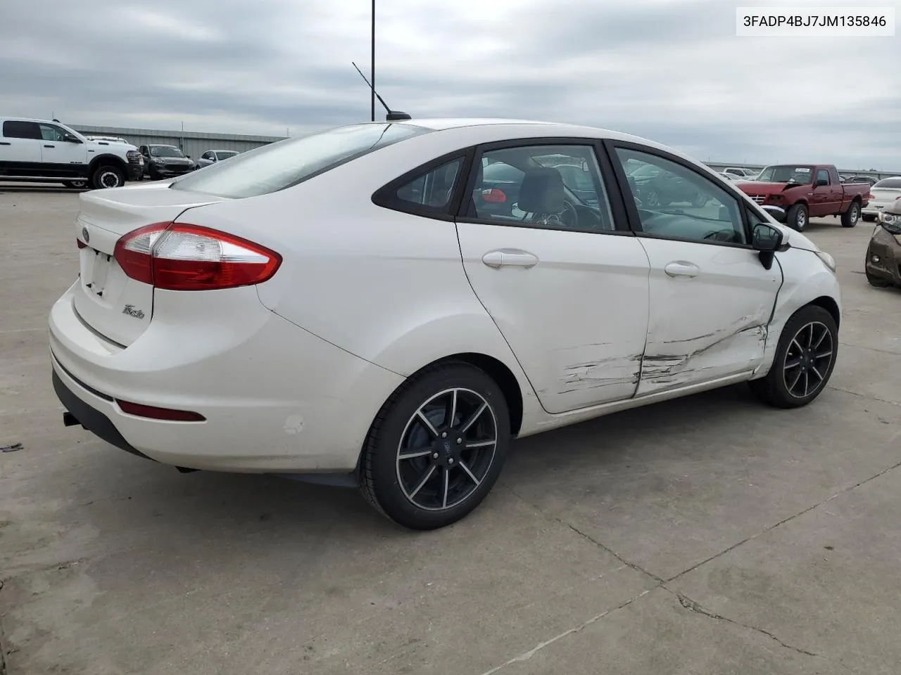 3FADP4BJ7JM135846 2018 Ford Fiesta Se