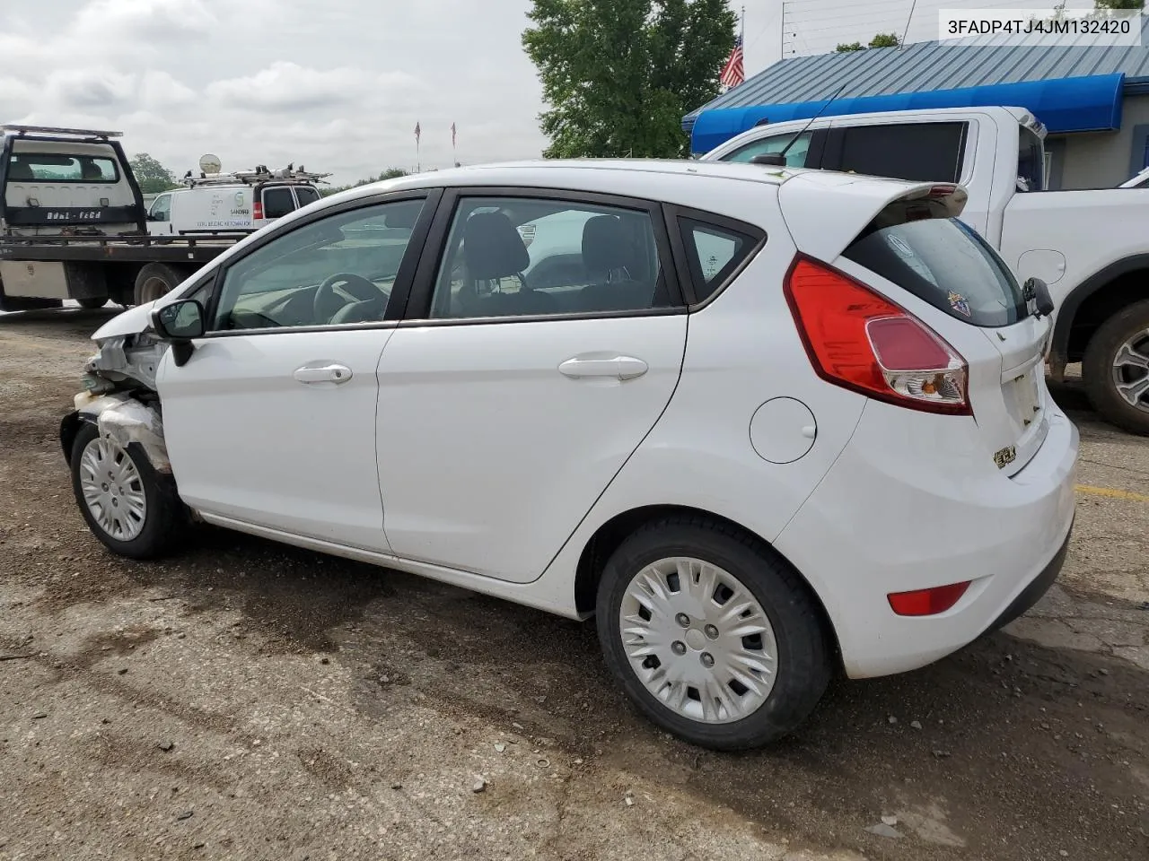 3FADP4TJ4JM132420 2018 Ford Fiesta S