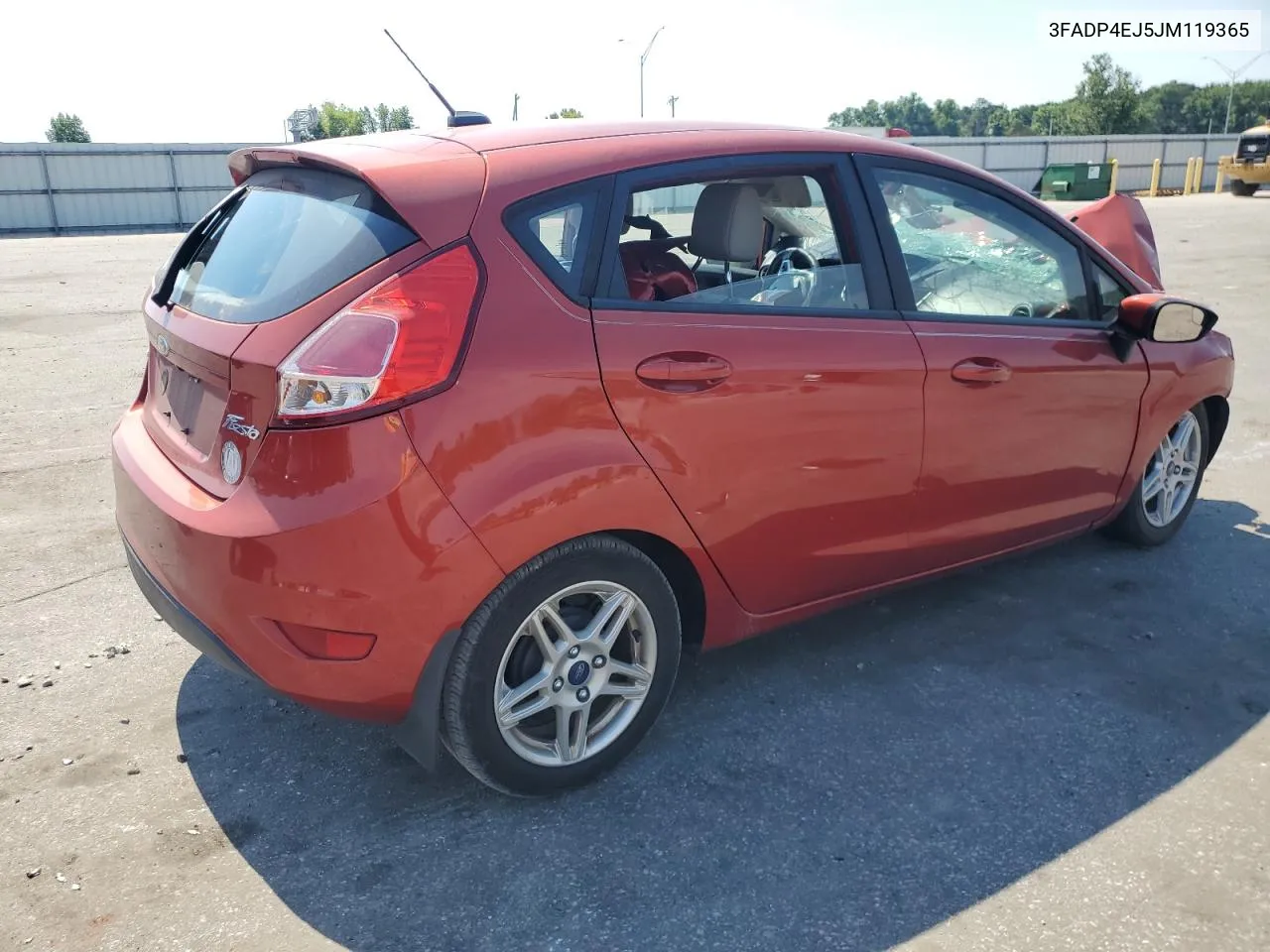 3FADP4EJ5JM119365 2018 Ford Fiesta Se