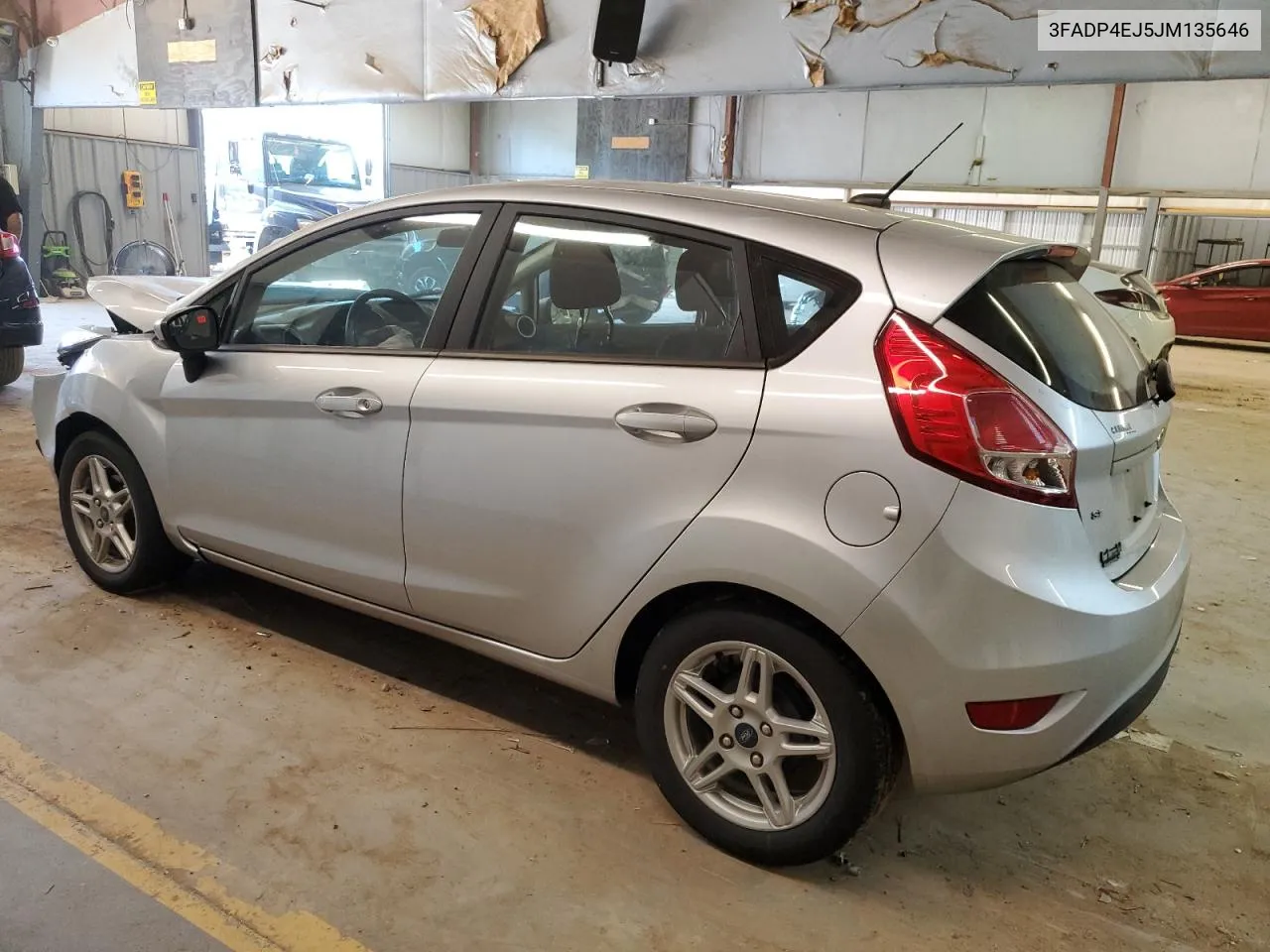 3FADP4EJ5JM135646 2018 Ford Fiesta Se