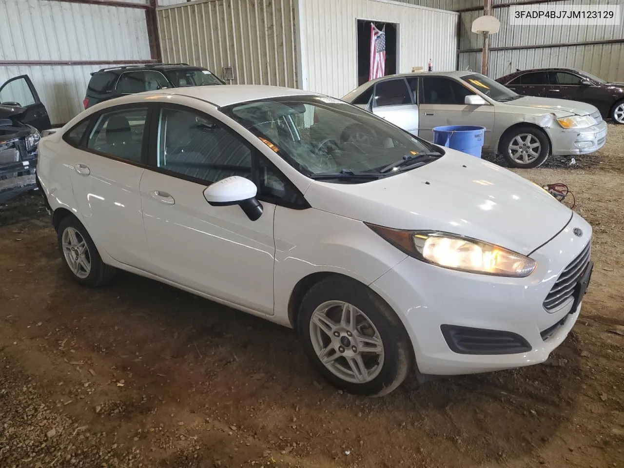 3FADP4BJ7JM123129 2018 Ford Fiesta Se