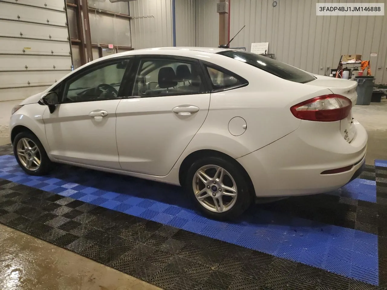 3FADP4BJ1JM146888 2018 Ford Fiesta Se