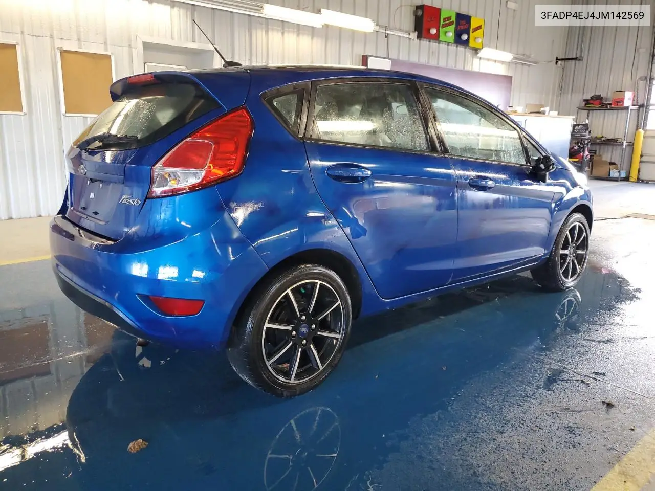 3FADP4EJ4JM142569 2018 Ford Fiesta Se