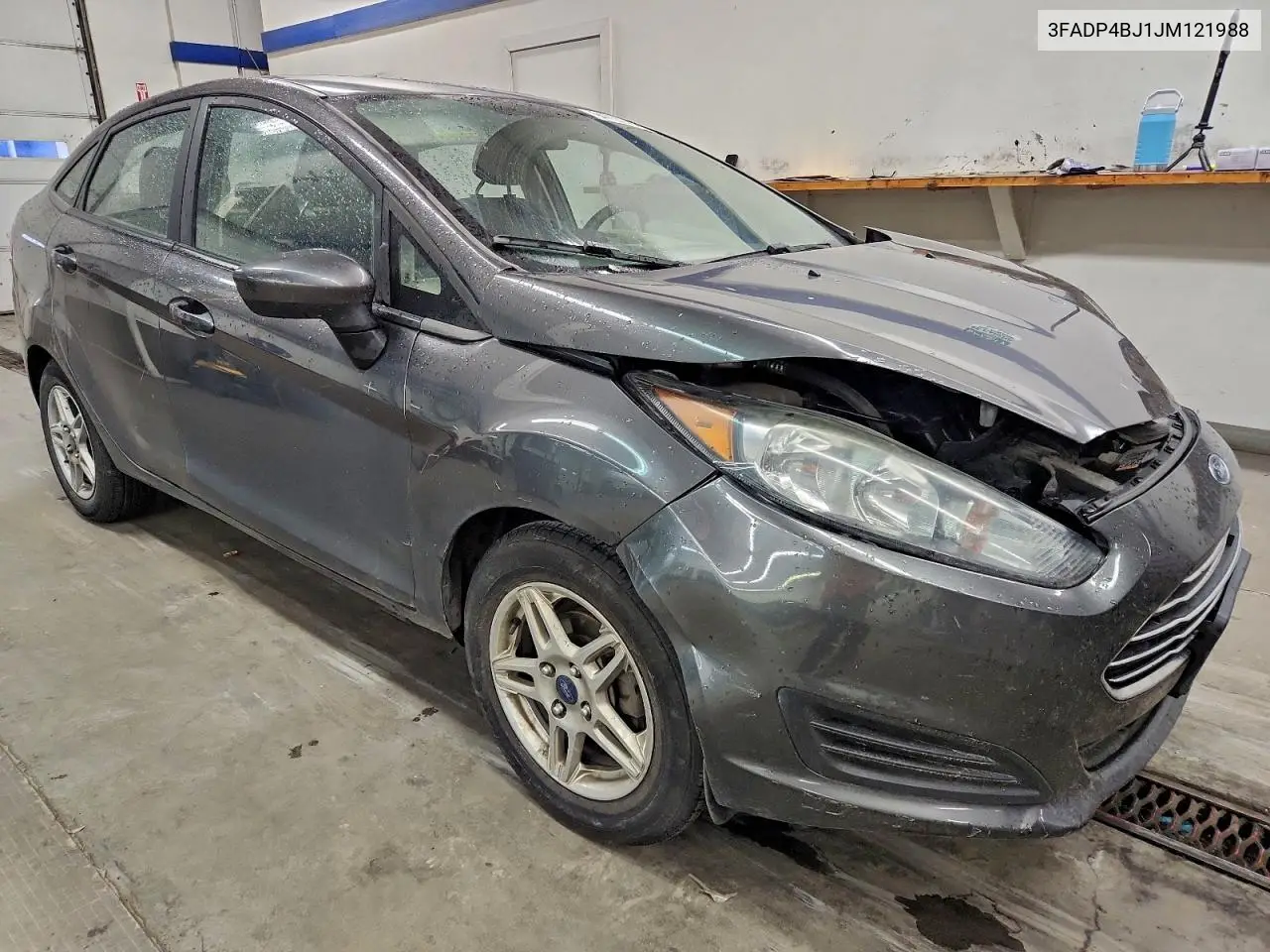 3FADP4BJ1JM121988 2018 Ford Fiesta Se