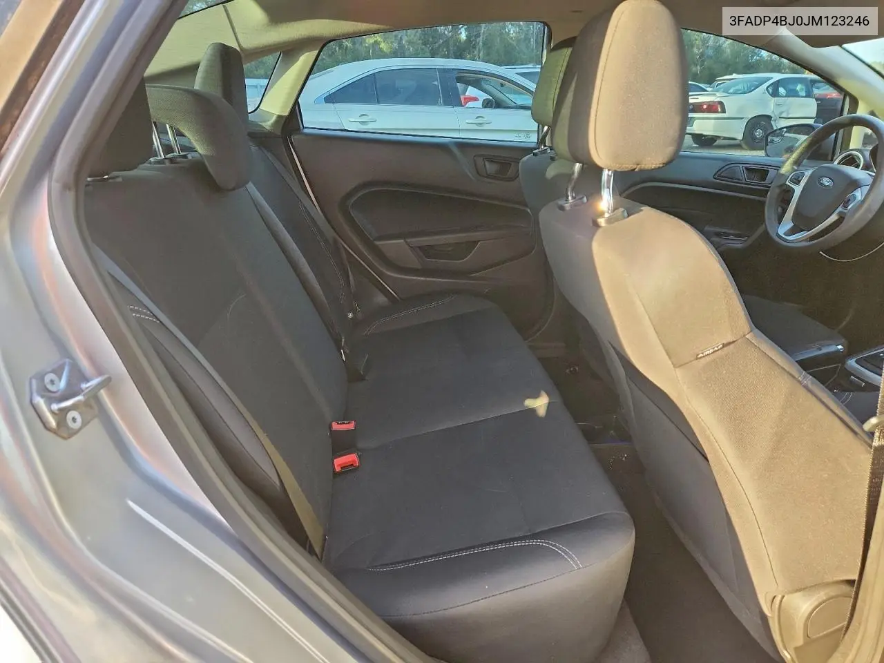 3FADP4BJ0JM123246 2018 Ford Fiesta Se
