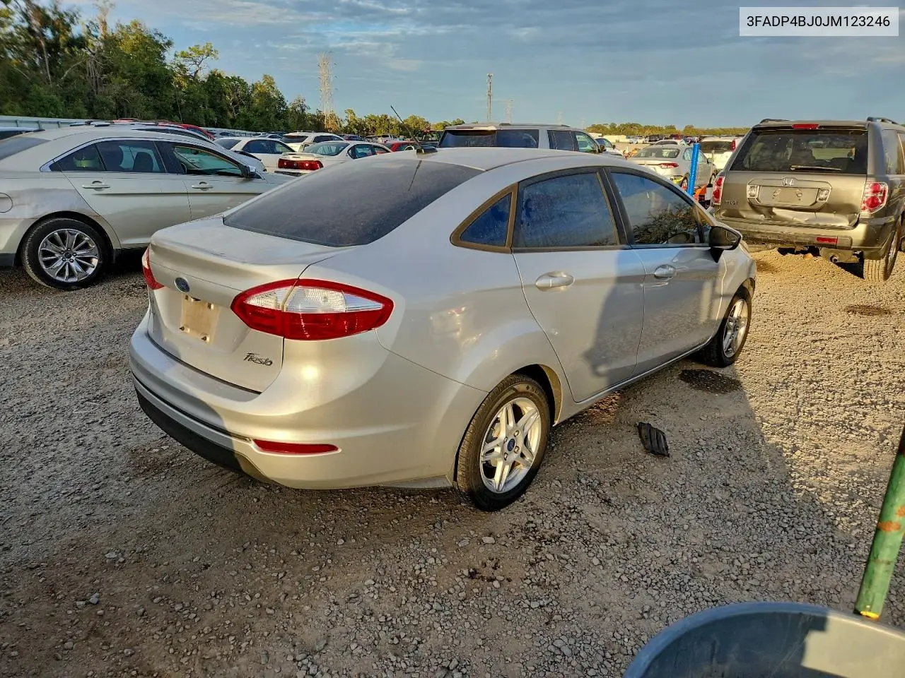 3FADP4BJ0JM123246 2018 Ford Fiesta Se