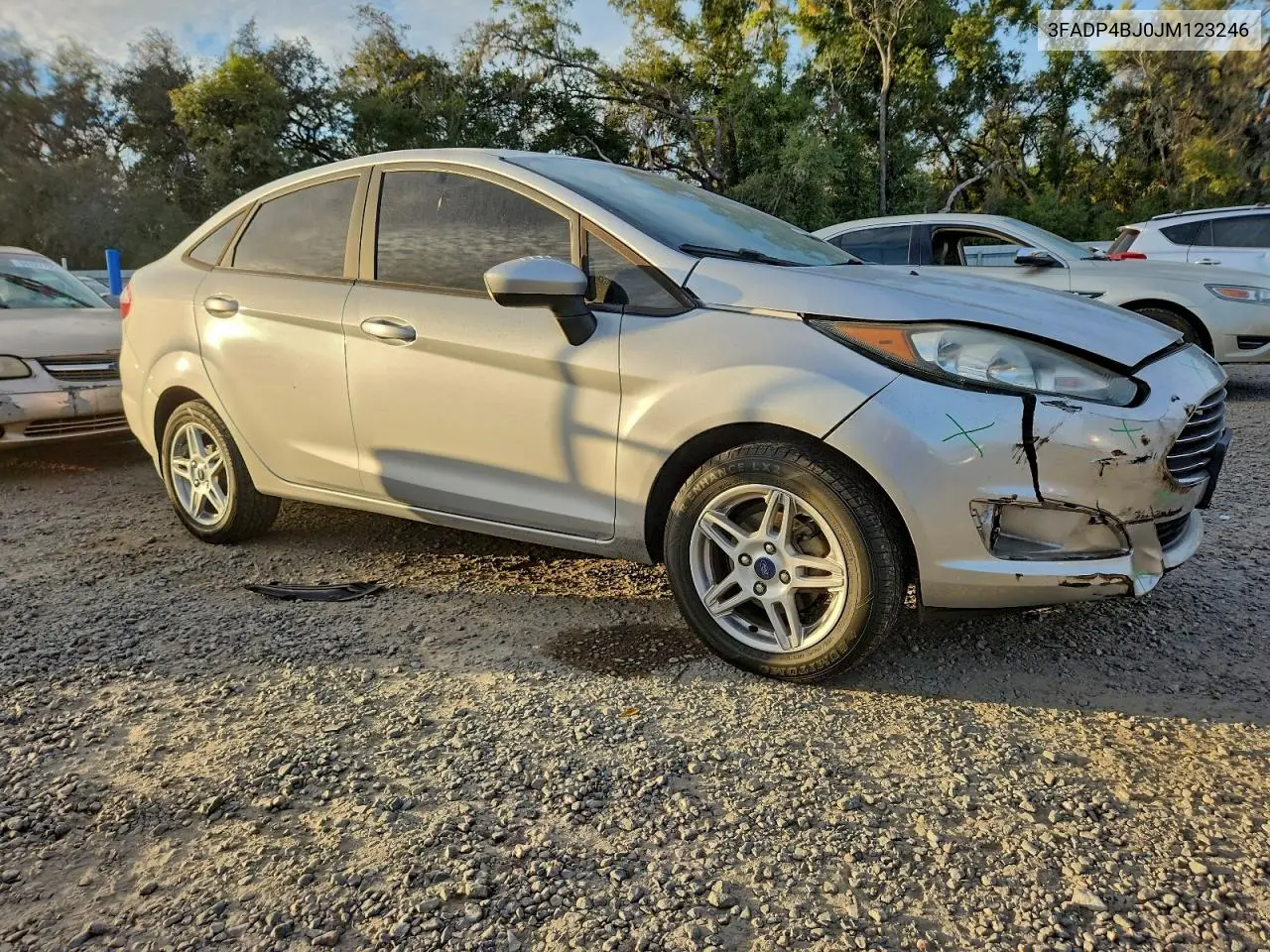 3FADP4BJ0JM123246 2018 Ford Fiesta Se