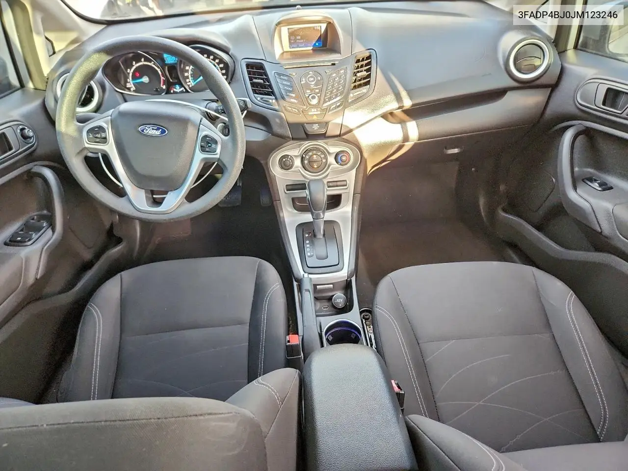 3FADP4BJ0JM123246 2018 Ford Fiesta Se
