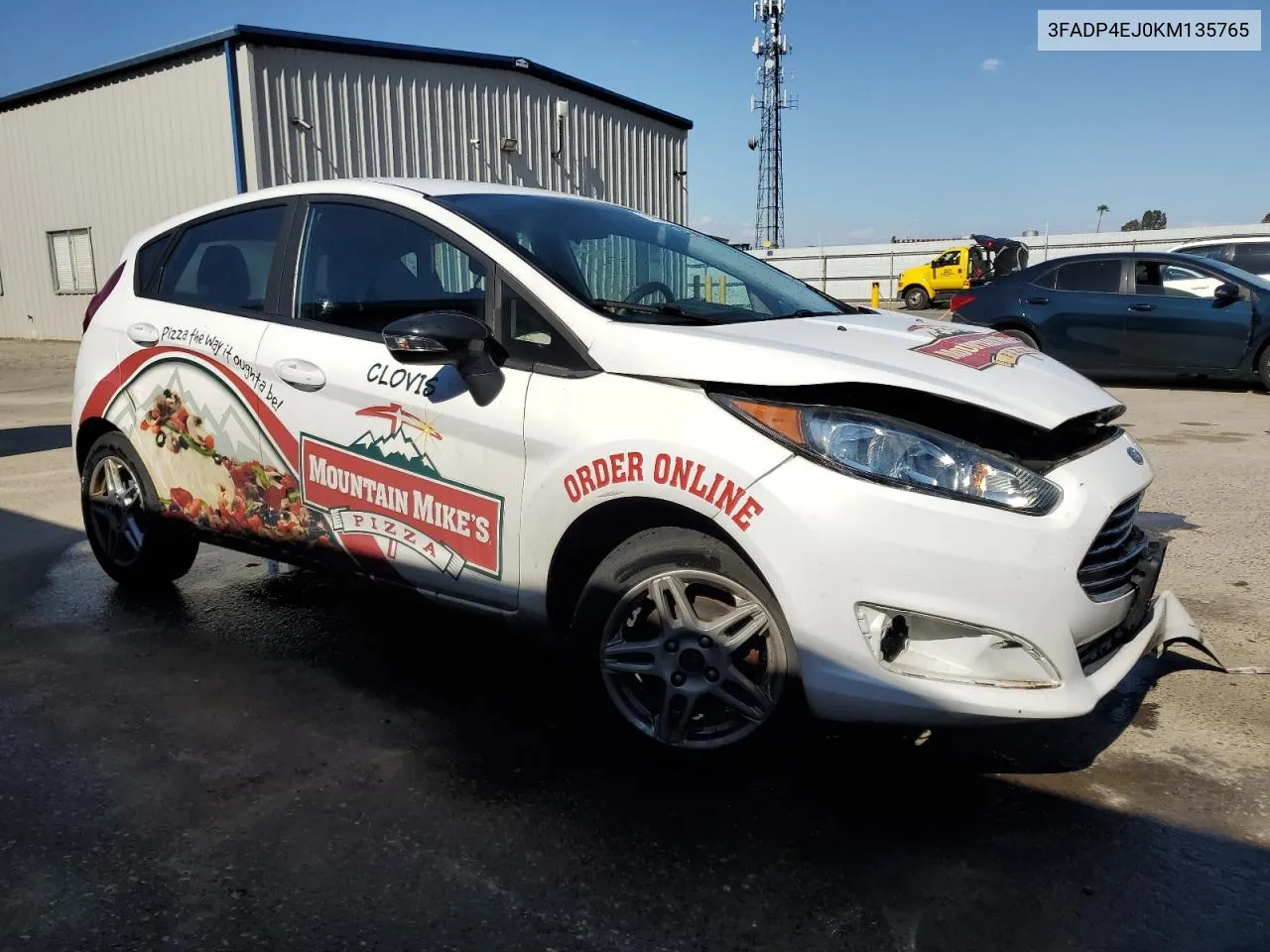 3FADP4EJ0KM135765 2019 Ford Fiesta Se