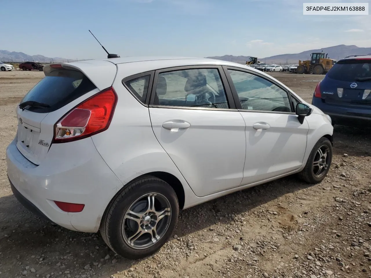 3FADP4EJ2KM163888 2019 Ford Fiesta Se