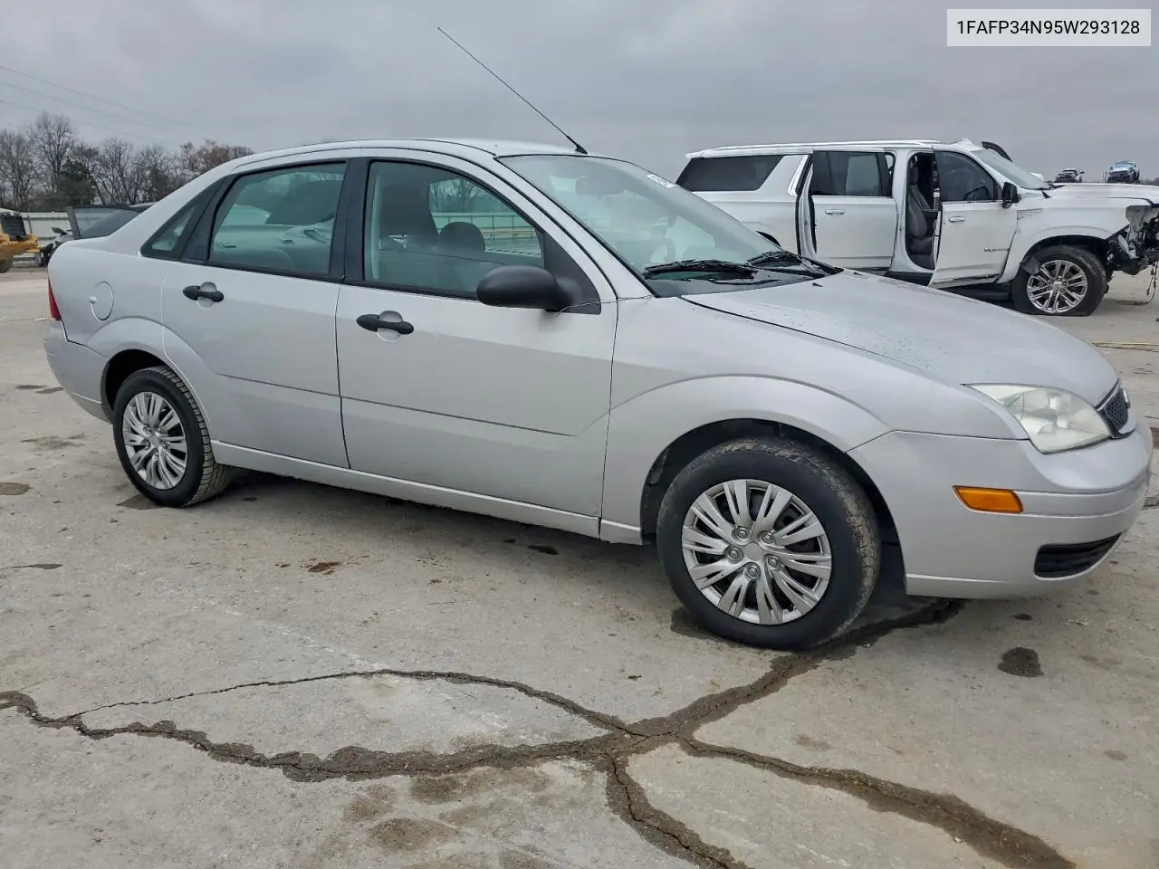 1FAFP34N95W293128 2005 Ford Focus Zx4