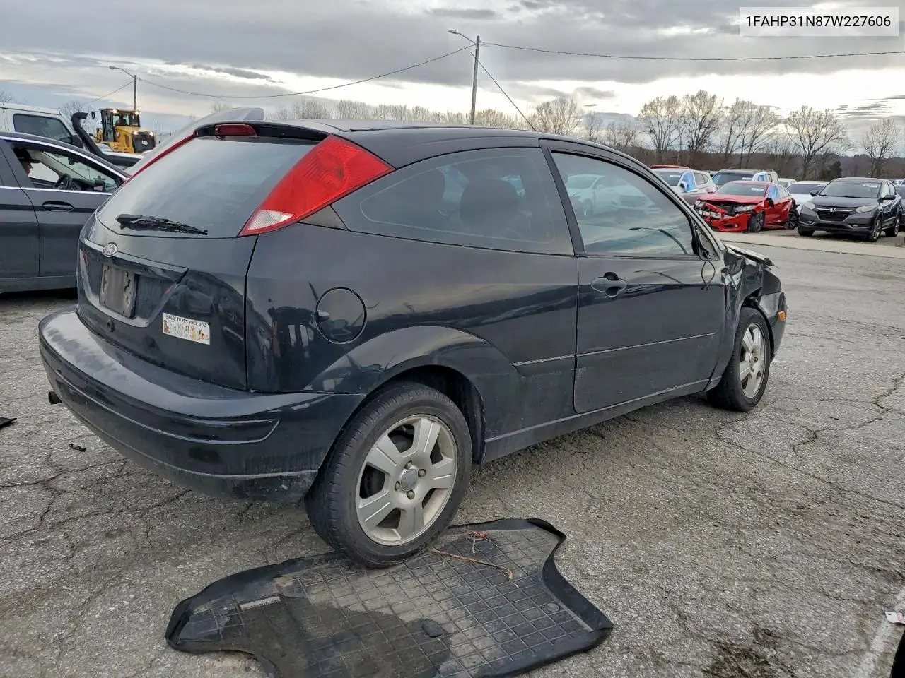 1FAHP31N87W227606 2007 Ford Focus Zx3