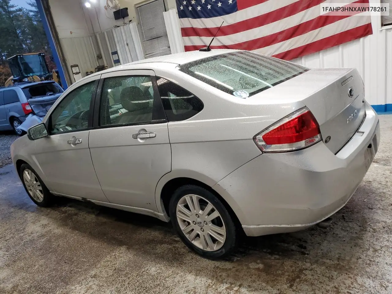 1FAHP3HNXAW178261 2010 Ford Focus Sel
