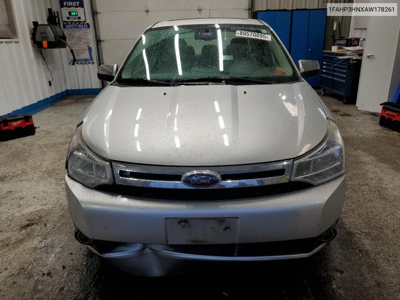 1FAHP3HNXAW178261 2010 Ford Focus Sel