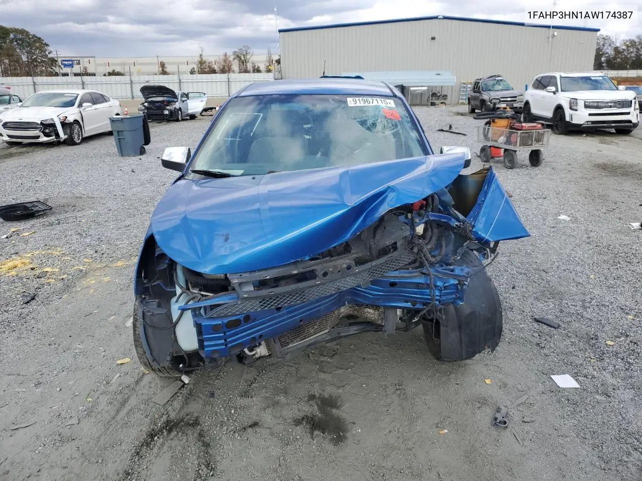 1FAHP3HN1AW174387 2010 Ford Focus Sel