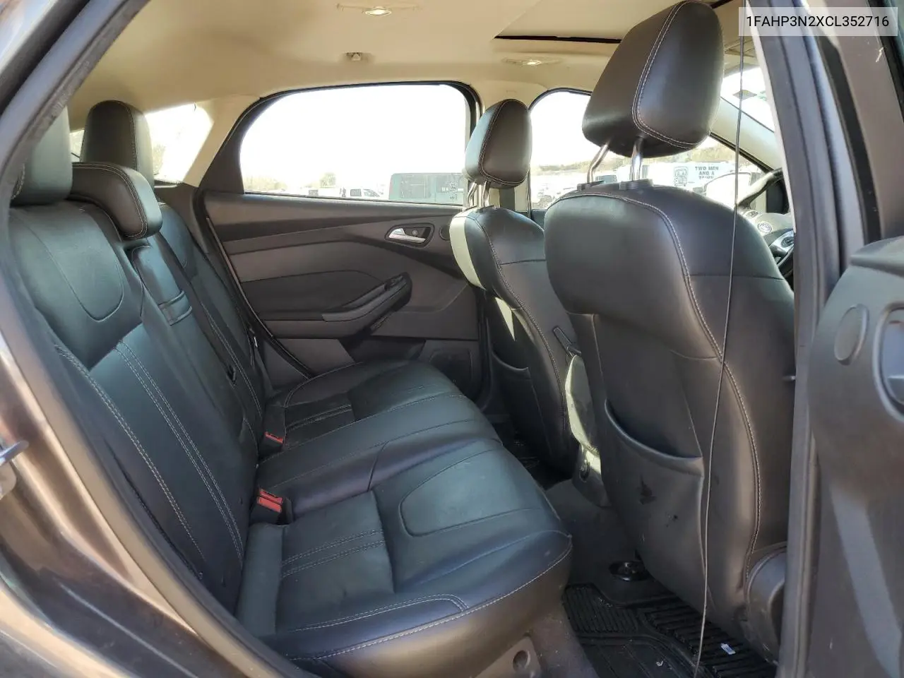 1FAHP3N2XCL352716 2012 Ford Focus Titanium
