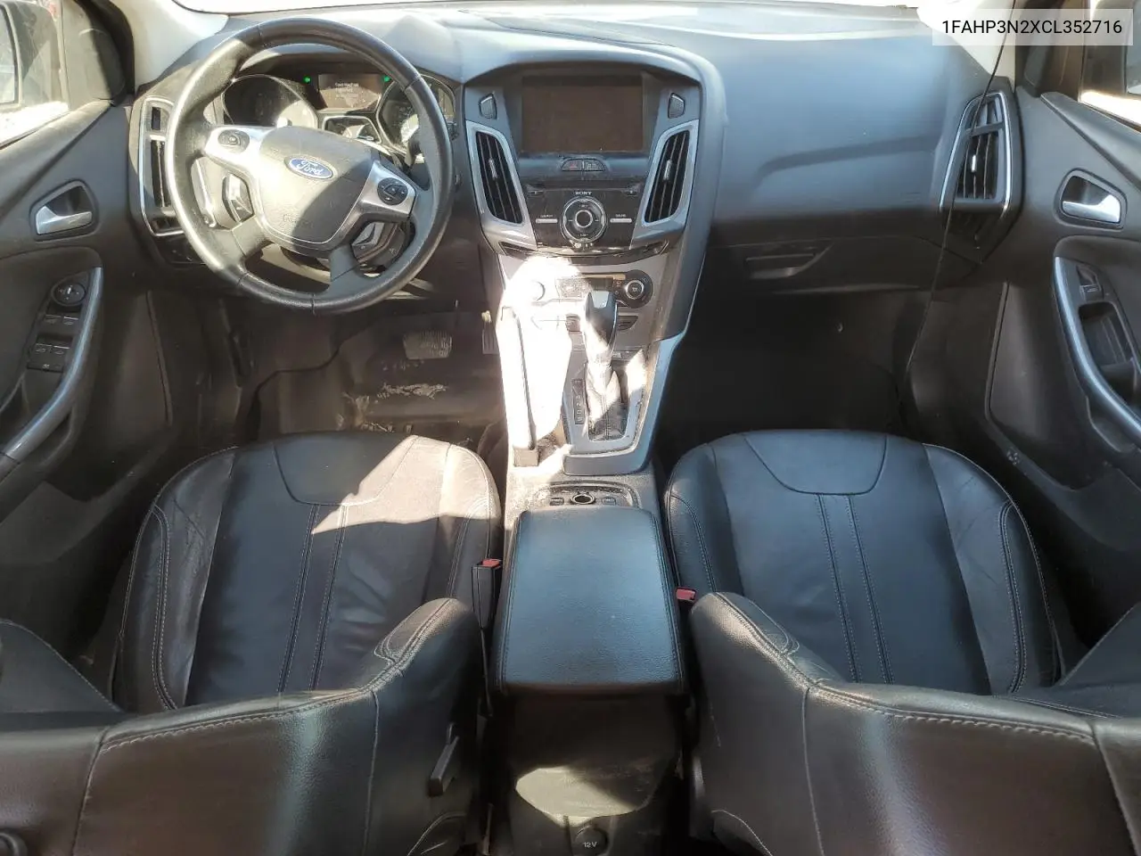 1FAHP3N2XCL352716 2012 Ford Focus Titanium