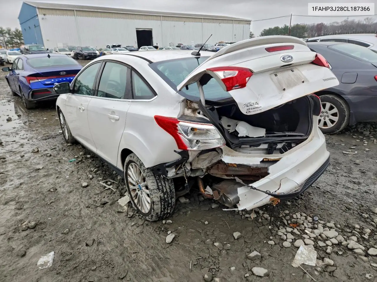 1FAHP3J28CL187366 2012 Ford Focus Titanium