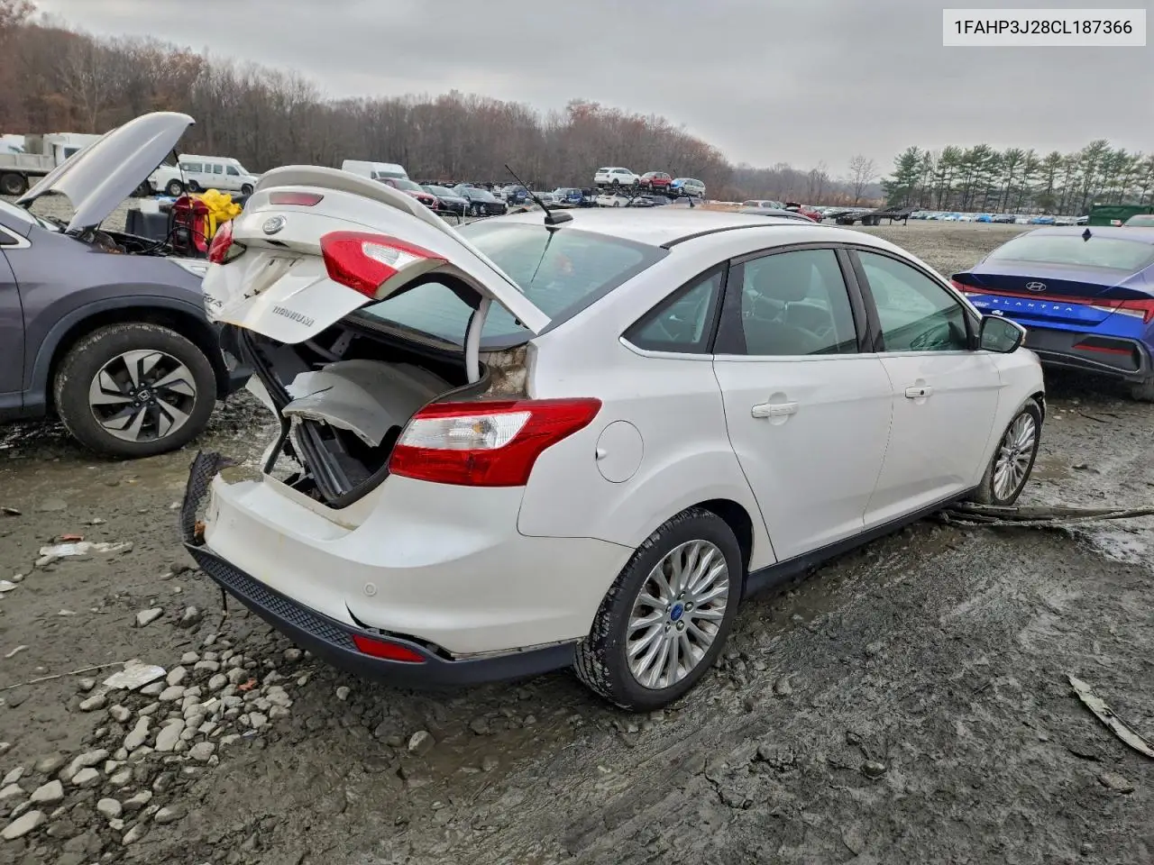 1FAHP3J28CL187366 2012 Ford Focus Titanium