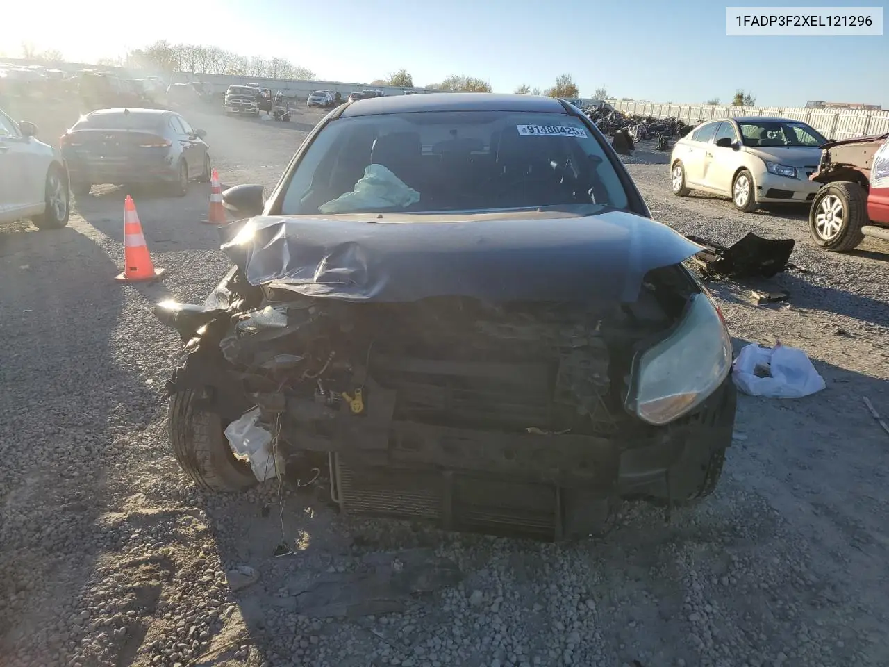 1FADP3F2XEL121296 2014 Ford Focus Se