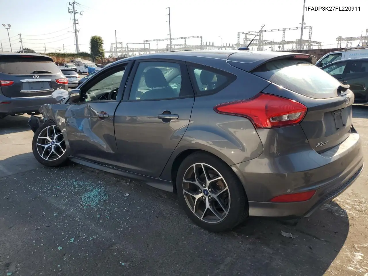 1FADP3K27FL220911 2015 Ford Focus Se