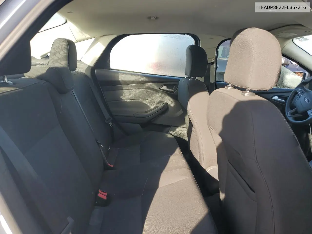 1FADP3F22FL357216 2015 Ford Focus Se