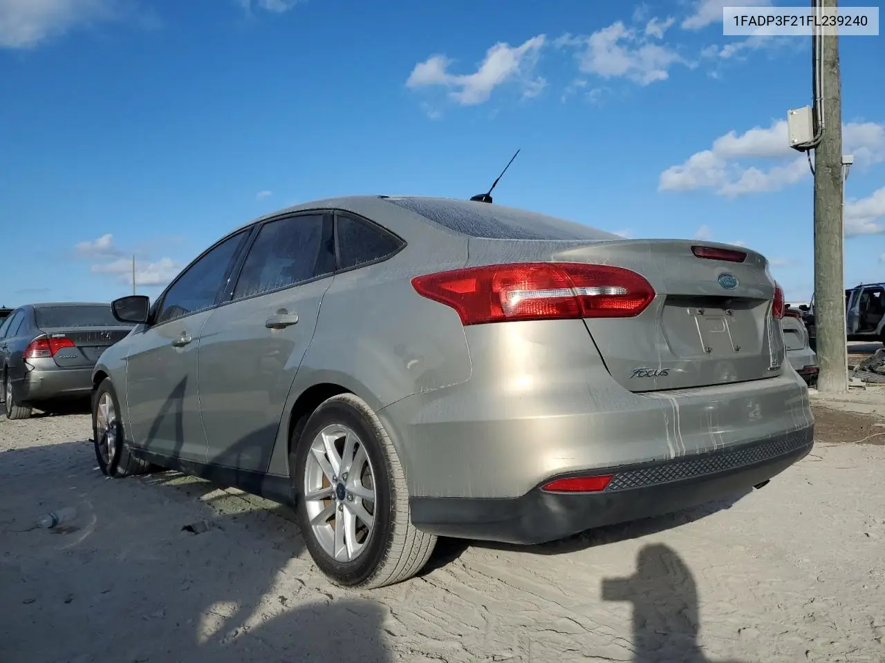 1FADP3F21FL239240 2015 Ford Focus Se