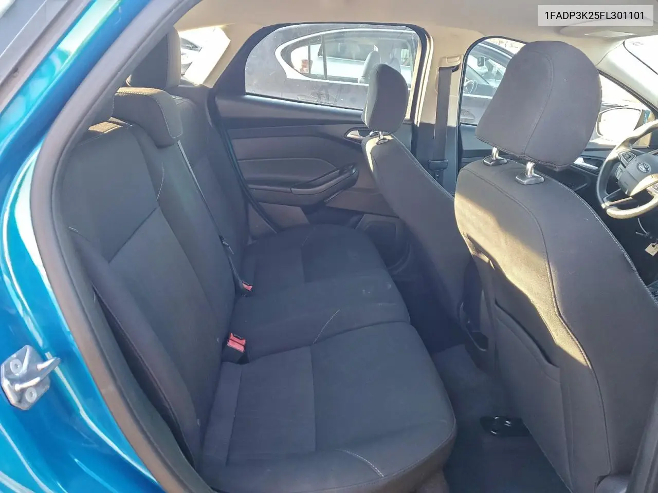 1FADP3K25FL301101 2015 Ford Focus Se