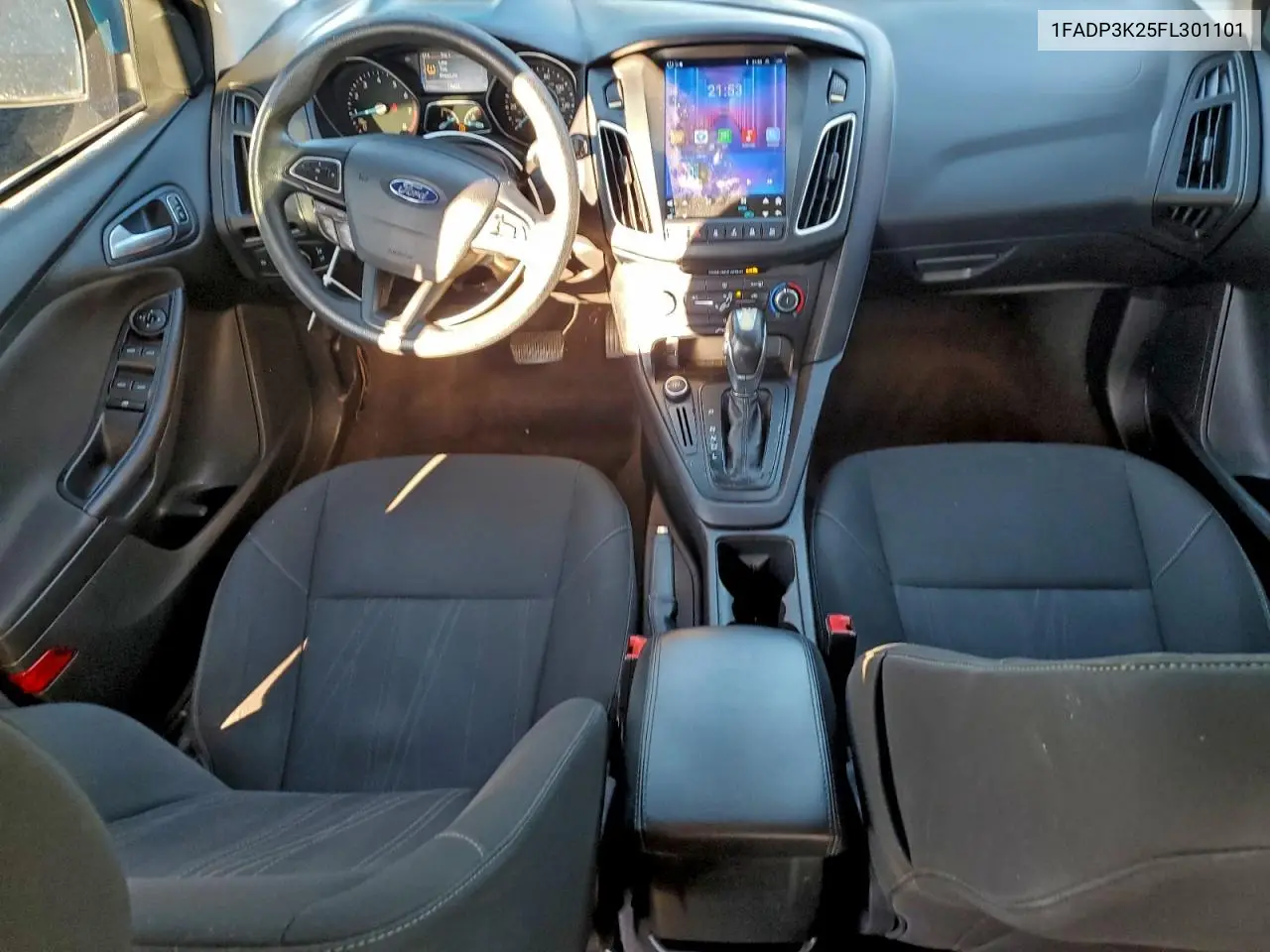 1FADP3K25FL301101 2015 Ford Focus Se