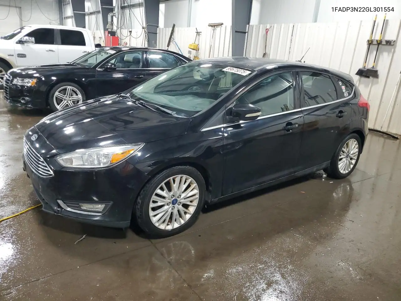 1FADP3N22GL301554 2016 Ford Focus Titanium