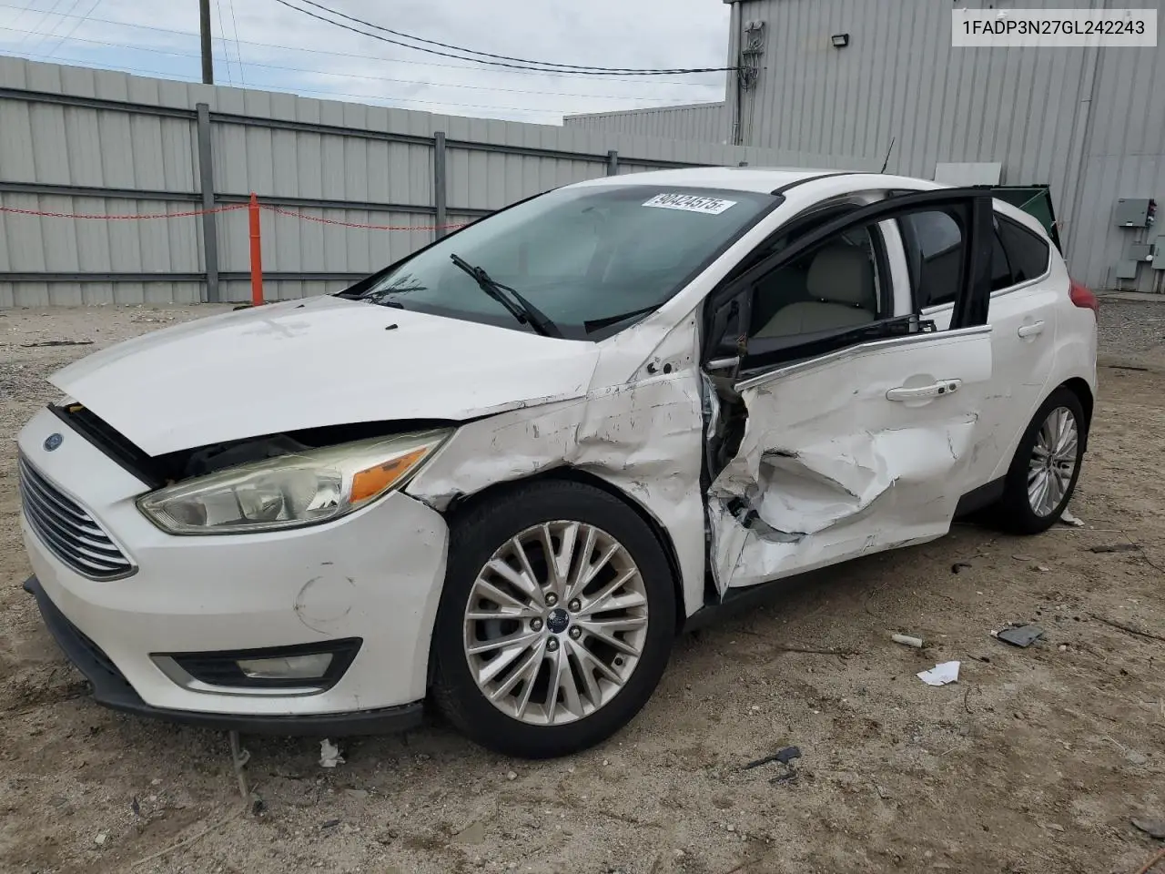 1FADP3N27GL242243 2016 Ford Focus Titanium