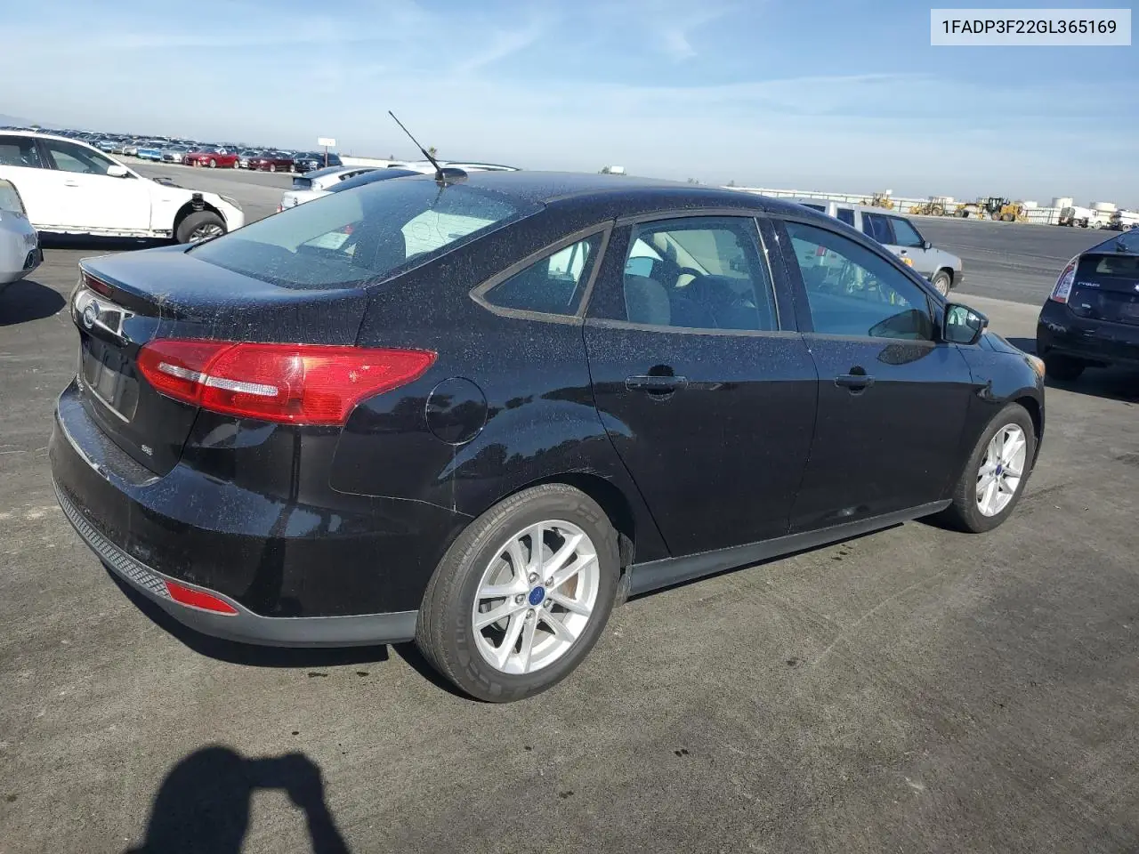 1FADP3F22GL365169 2016 Ford Focus Se