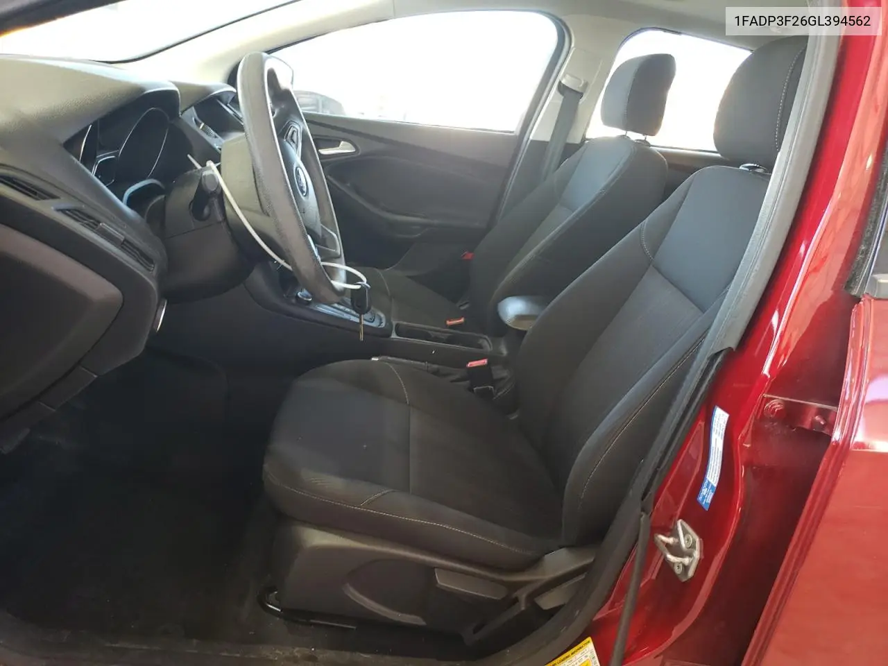 1FADP3F26GL394562 2016 Ford Focus Se