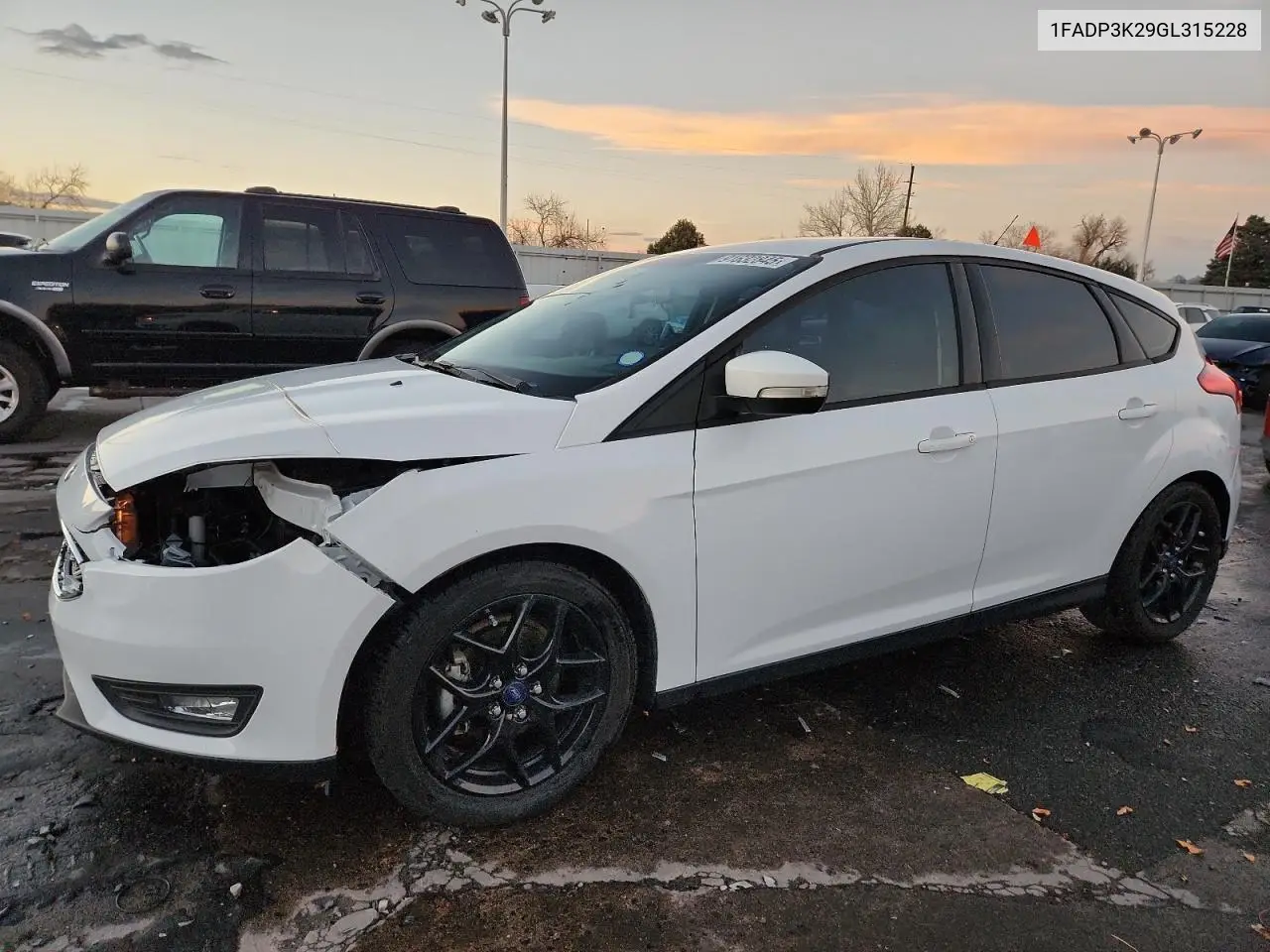 1FADP3K29GL315228 2016 Ford Focus Se