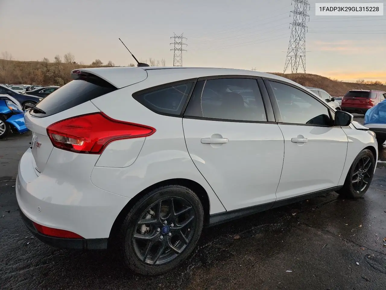 1FADP3K29GL315228 2016 Ford Focus Se