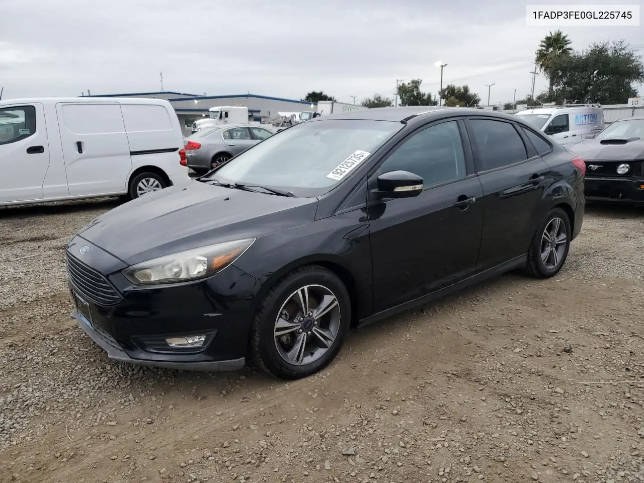 1FADP3FE0GL225745 2016 Ford Focus Se