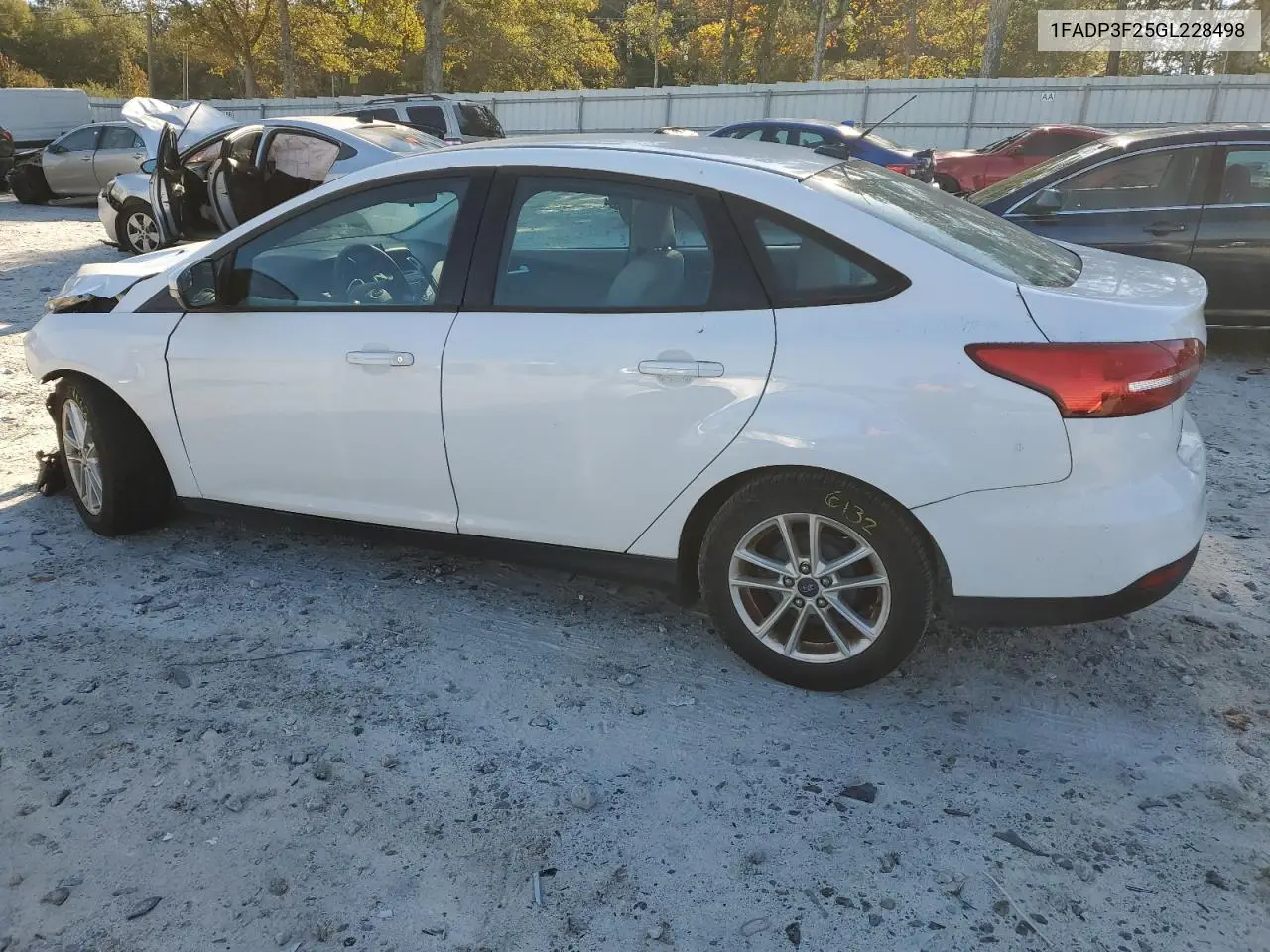 1FADP3F25GL228498 2016 Ford Focus Se
