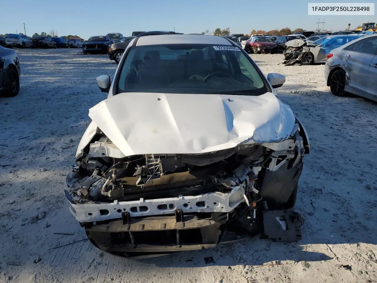 1FADP3F25GL228498 2016 Ford Focus Se