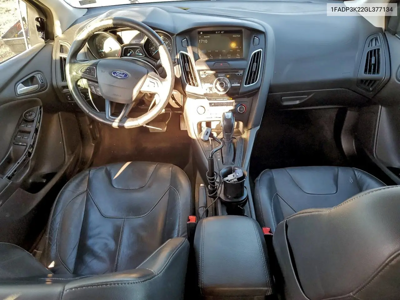 1FADP3K22GL377134 2016 Ford Focus Se