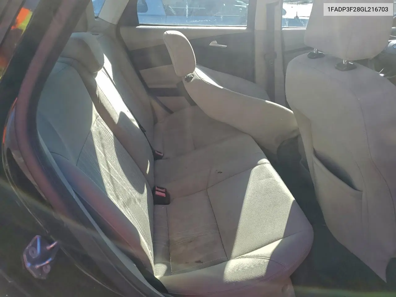 1FADP3F28GL216703 2016 Ford Focus Se