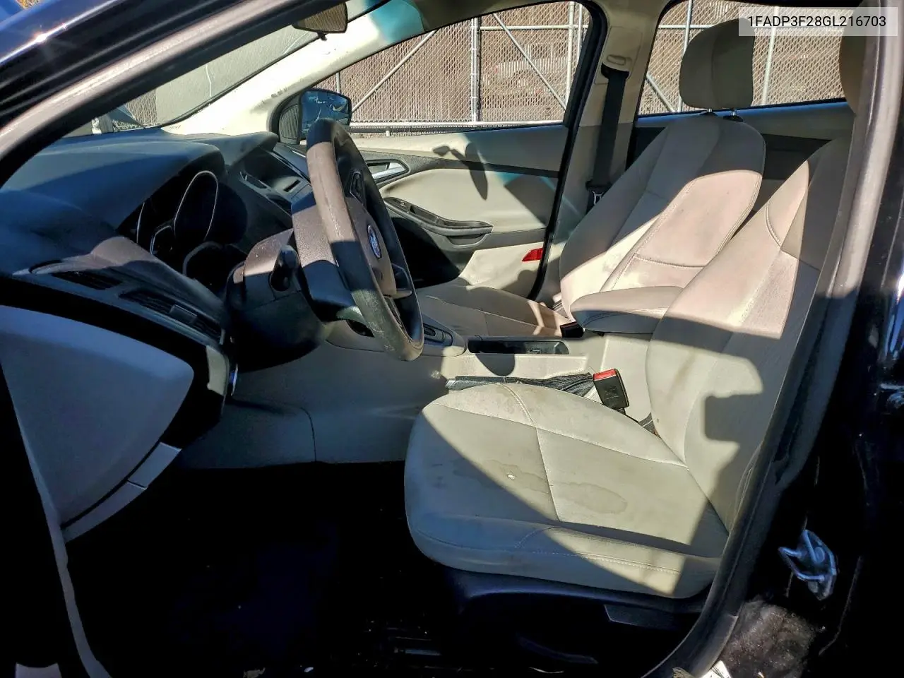1FADP3F28GL216703 2016 Ford Focus Se