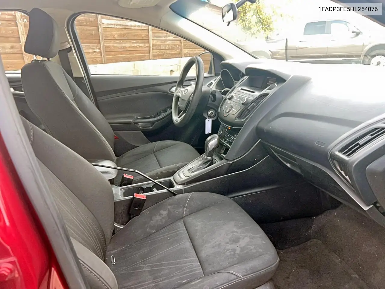 1FADP3FE5HL254076 2017 Ford Focus Se