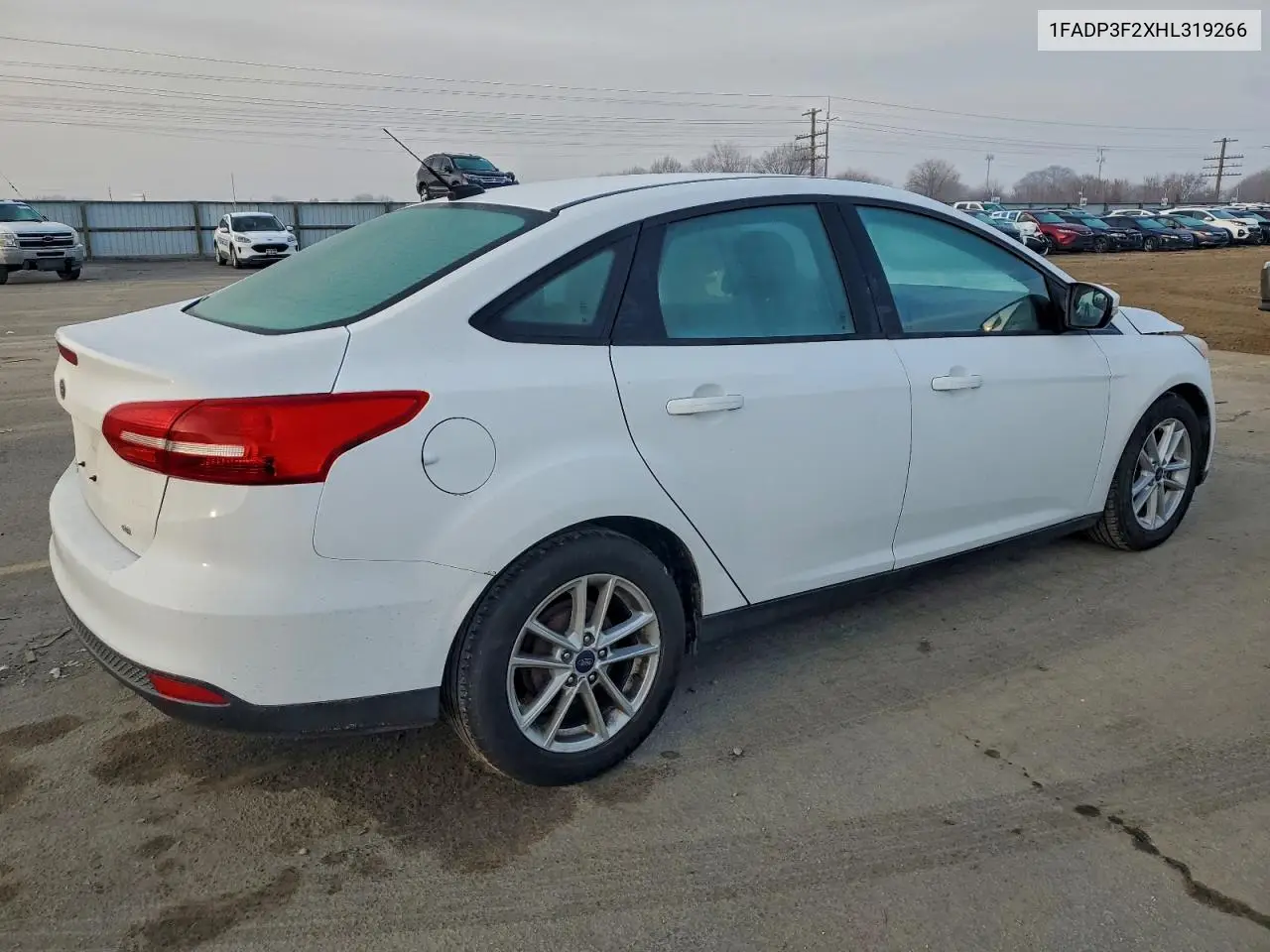 1FADP3F2XHL319266 2017 Ford Focus Se