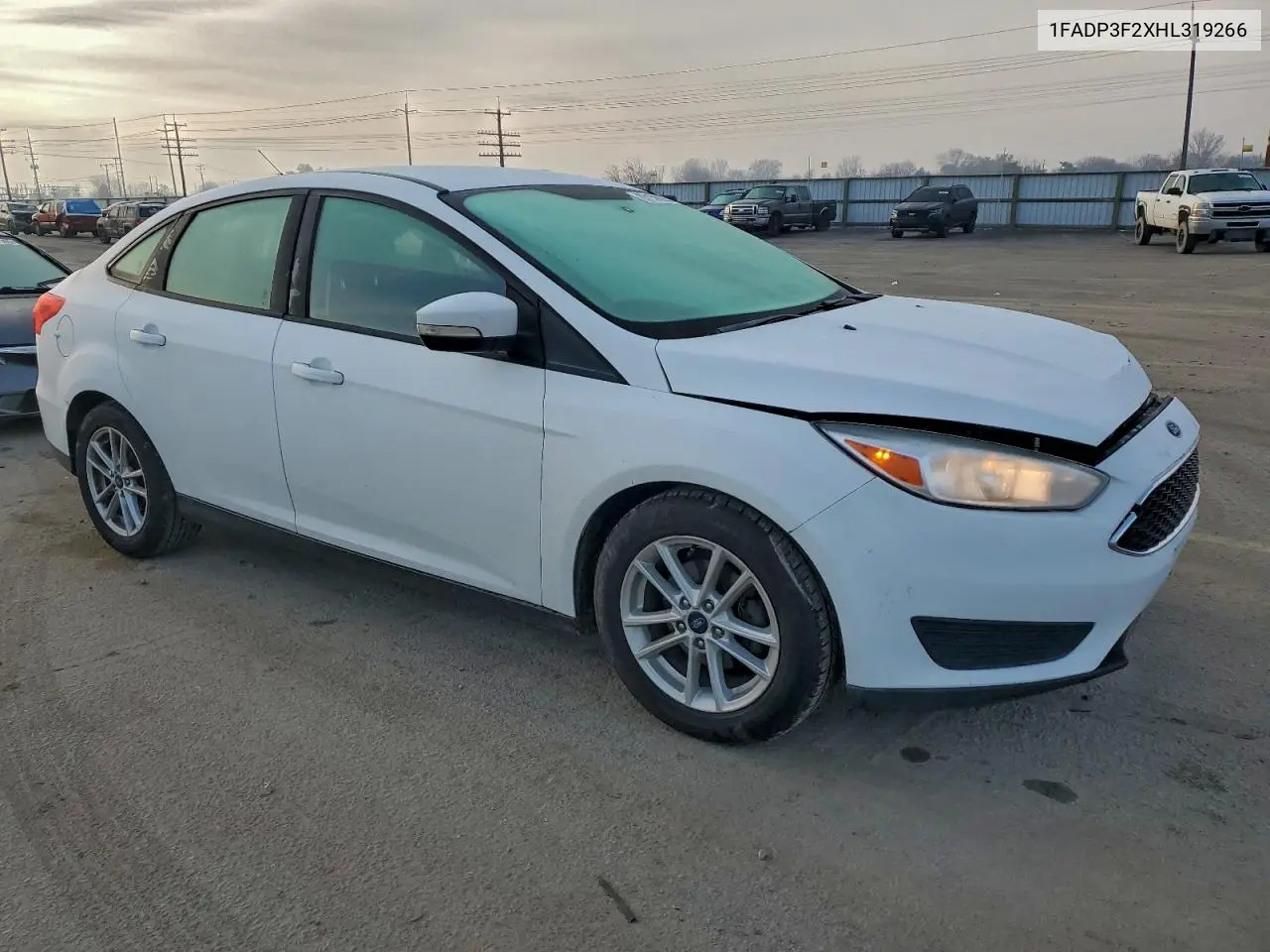 1FADP3F2XHL319266 2017 Ford Focus Se