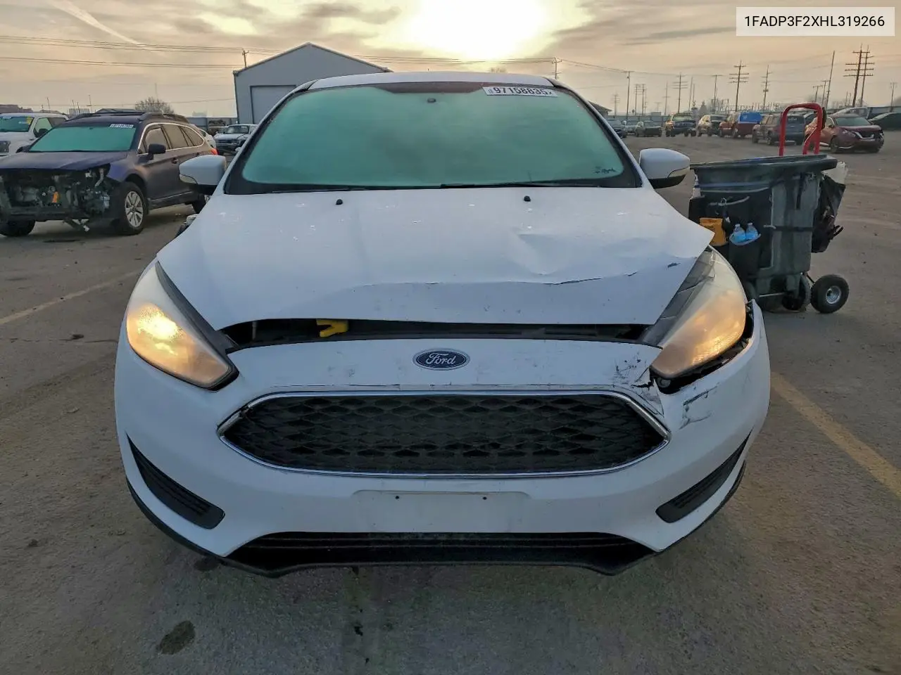 1FADP3F2XHL319266 2017 Ford Focus Se