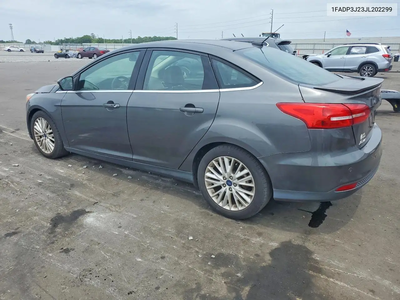 1FADP3J23JL202299 2018 Ford Focus Titanium
